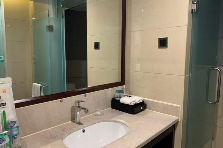 Bathroom 4, Jiu Long Ying Bin Hotel, Yibin