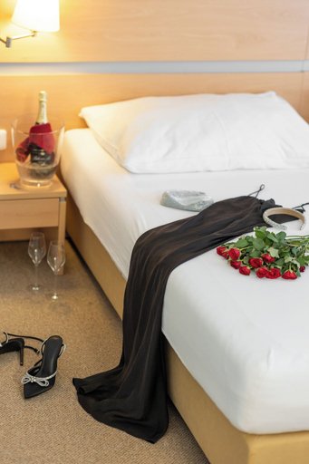 Bedroom 4, KurHotel Brussel, Cheb