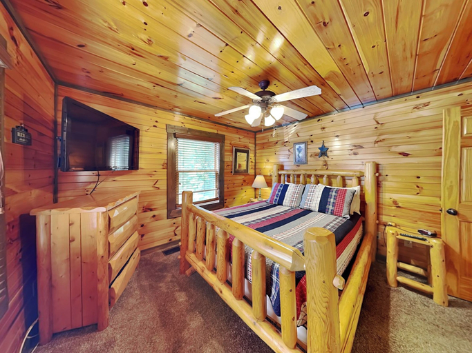 Bedroom 2, Celebration Lodge by Jackson Mountain Rentals, Sevier