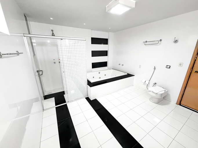 Bathroom 4, diRoma Thermas direto com o Grupo diRoma com acesso ao Acqua Park e Cafe da manha, Caldas Novas