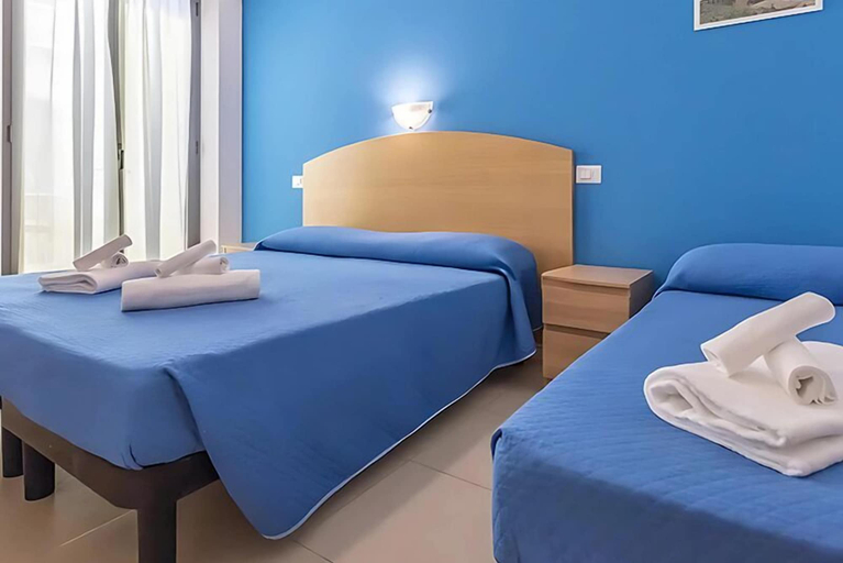 Bedroom 3, Hotel Italy, Rimini