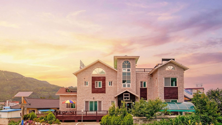 Exterior & Views 2, Samcheok Donghae Pension, Samcheok