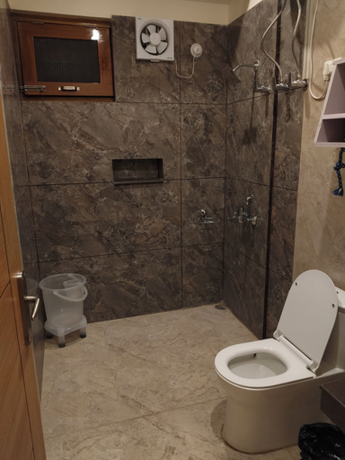 Bathroom 3, Harela Inn, Chamoli