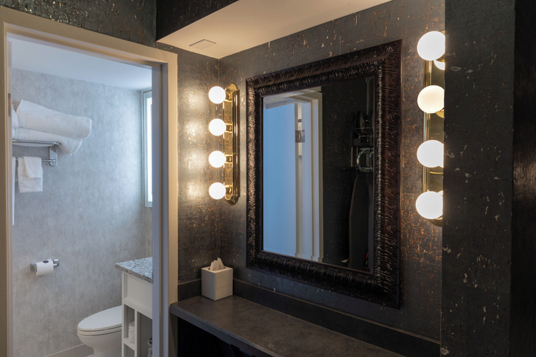 Bathroom 5, The Grand Resort, Trumbull