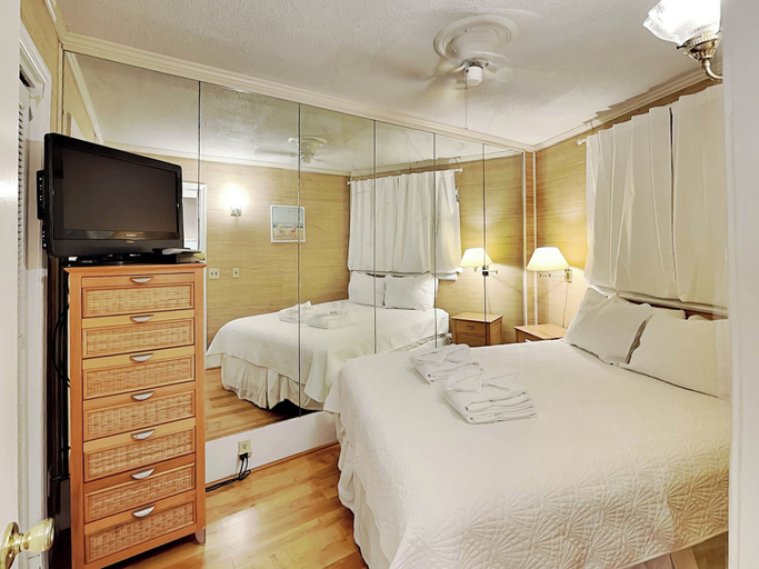Bedroom 3, Seaside Villas by by Hilton Head Retreats, Beaufort