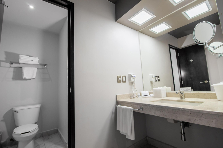 Bathroom 5, Best Western Plus Santa Cecilia Pachuca, Pachuca de Soto