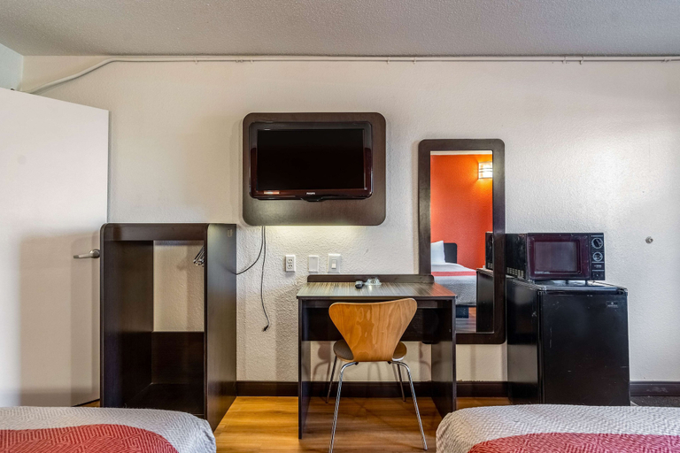 Bedroom 3, Motel 6 Little Rock, AR - West, Pulaski