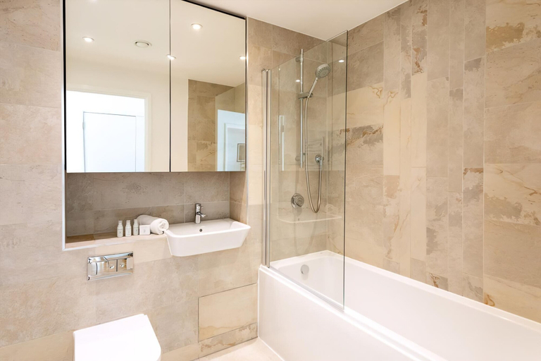 Bathroom 4, Modern Chiswick Apartment, London