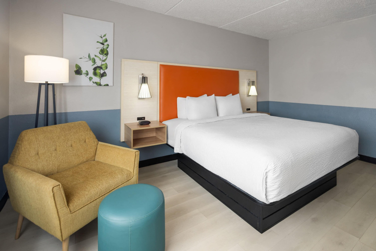 Bedroom 3, Baymont by Wyndham Westampton, Burlington