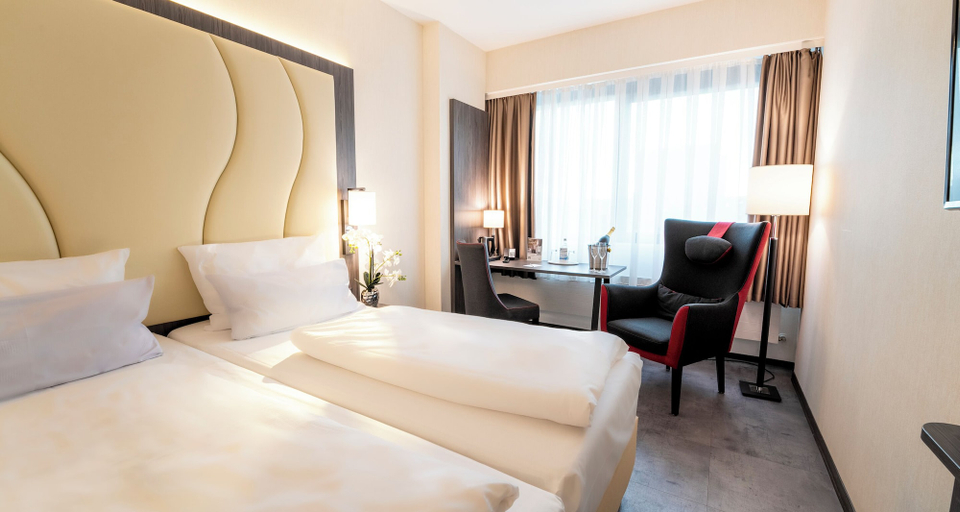 Bedroom 2, PLAZA INN Mannheim, Mannheim