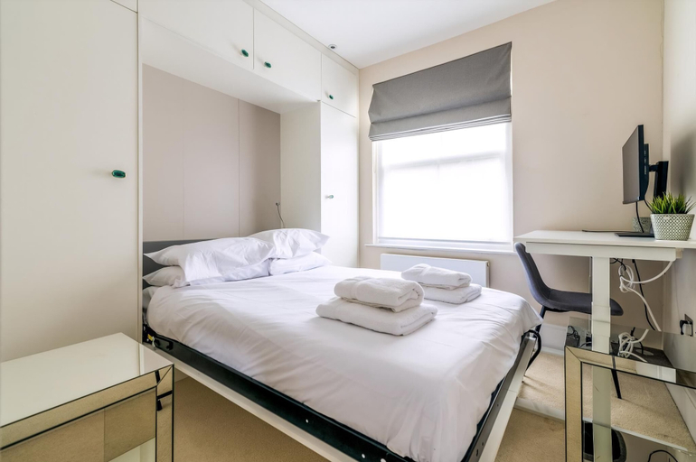 Bedroom 3, Gorgeous Hampstead Flat, London