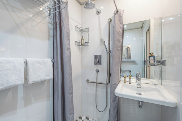 Bathroom 4, Hotel College De France, Paris