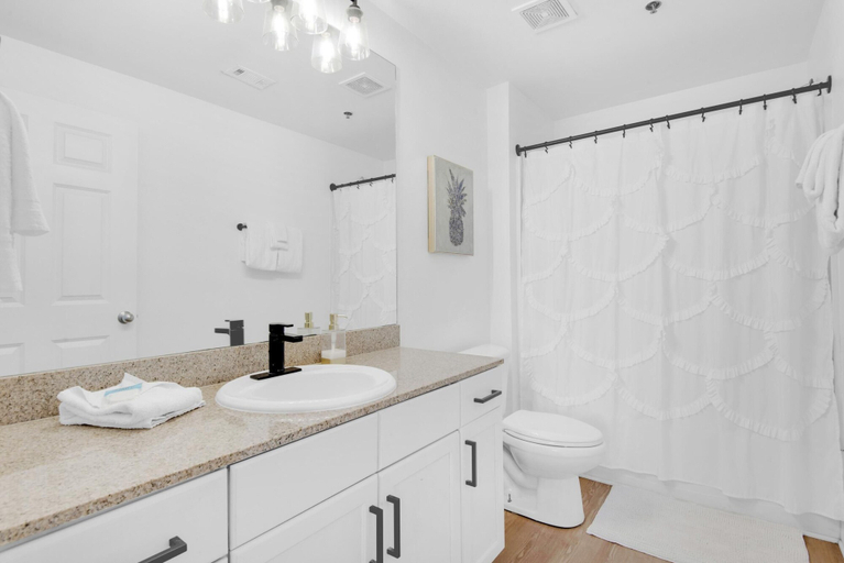 Bathroom 4, Laketown Wharf 1714, Bay