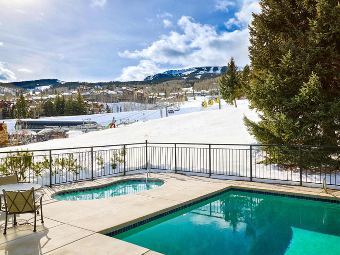 Sport & Beauty, Lichenhearth - CoralTree Residence Collection, Pitkin