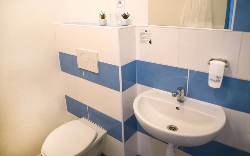 Bathroom 4, Hotel Marttel, Karlovy Vary