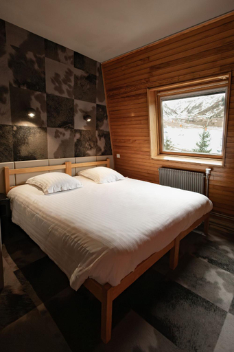 Bedroom 3, Hotel Le P'tit Cham, au pied du Sancy, Puy-de-Dôme