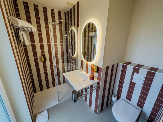 Bathroom 3, Relais Manderen, Moselle