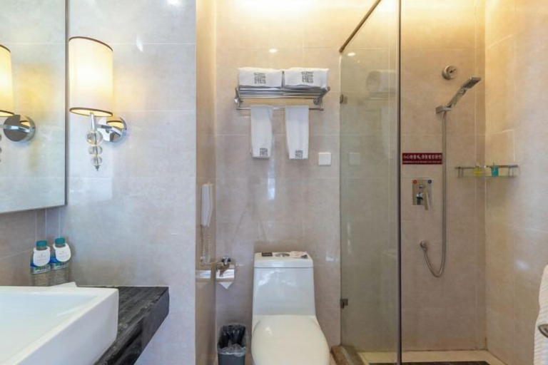 Bathroom 4, Panshan Yinlong Hotel, Panjin