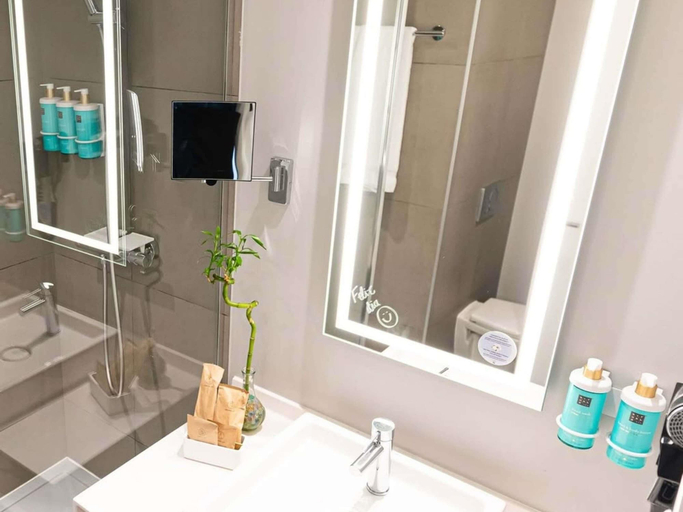 Bathroom 5, Novotel Madrid City Las Ventas, Madrid