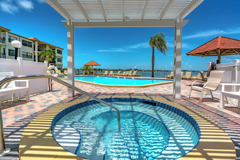 Sport & Beauty 5, Casa Del Mar G-608 by Distinctive Beach Rentals, Pinellas