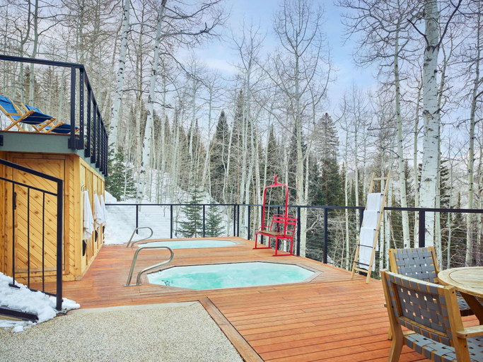 Sport & Beauty 5, Top of the Village, Pitkin