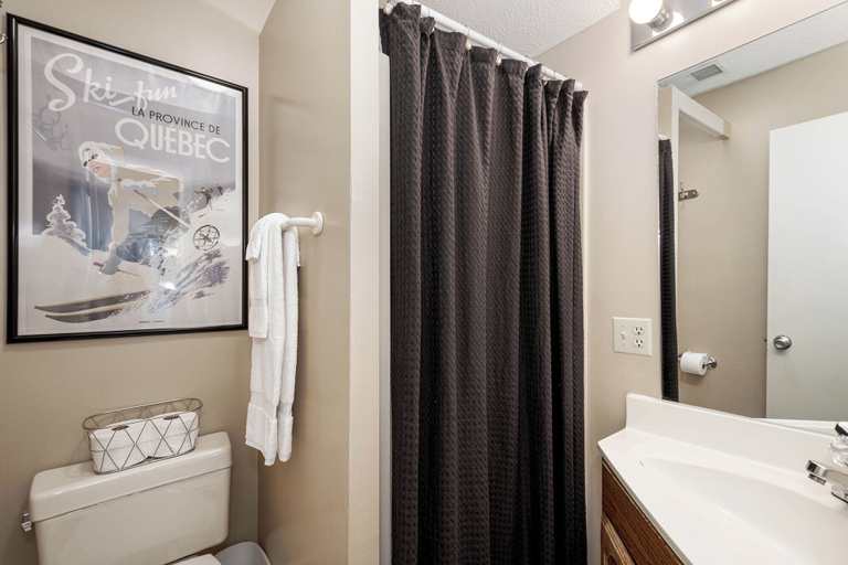 Bathroom 3, 180 Degrees by Taylor Made Deep Creek, Garrett