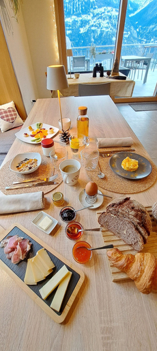 Food & Drinks 4, Chalet Diognysos B&B, Sierre