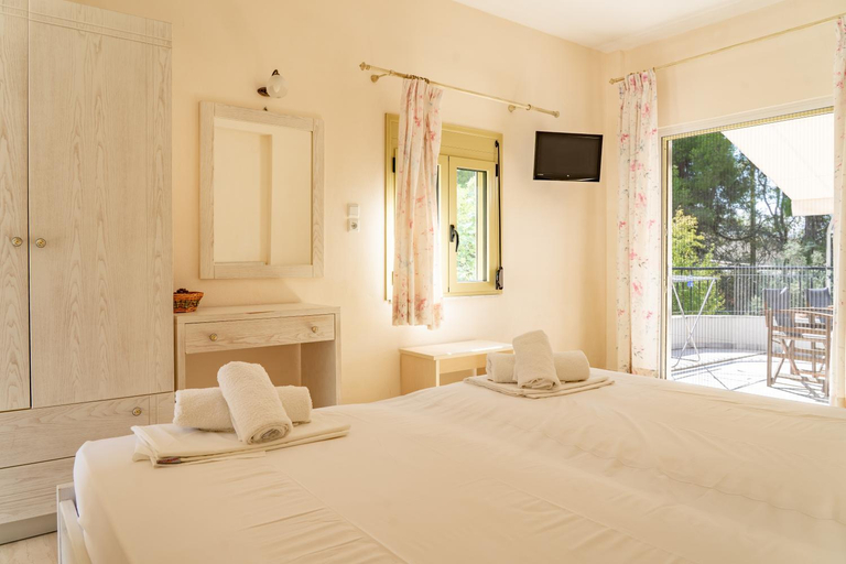 Bedroom 3, Villa Nefeli Skiathos, Thessaly