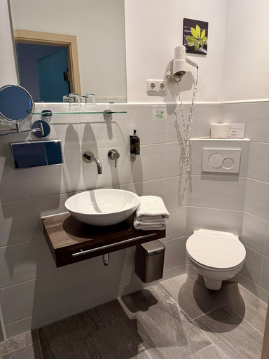 Bathroom 5, Hotel Central, Bamberg