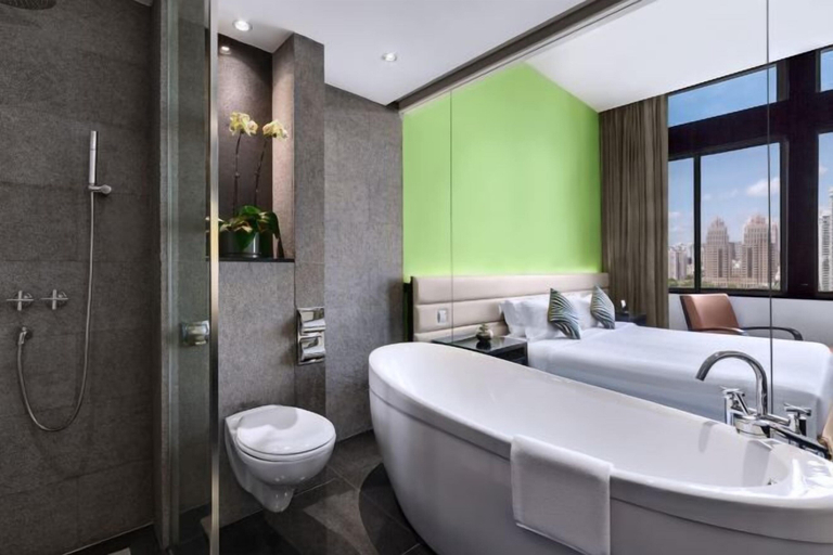 bathroom 4