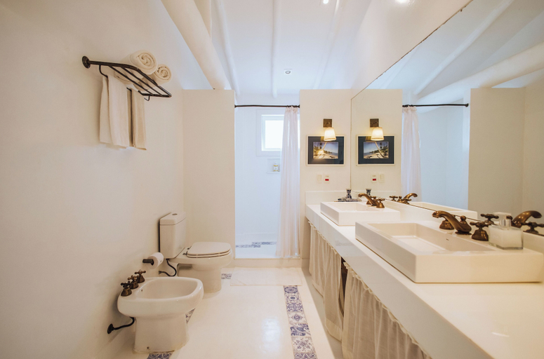 Bathroom 3, TW Guaimbê Exclusive Suites, Ilhabela