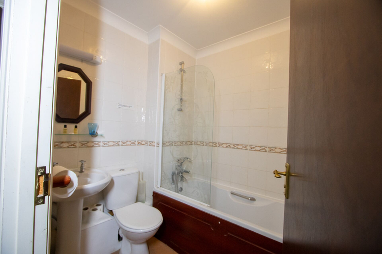 Bathroom 4, Shurland Hotel, Kent