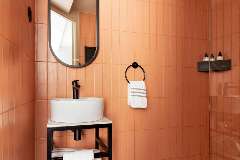 Bathroom 4, La Dépendance, Paris