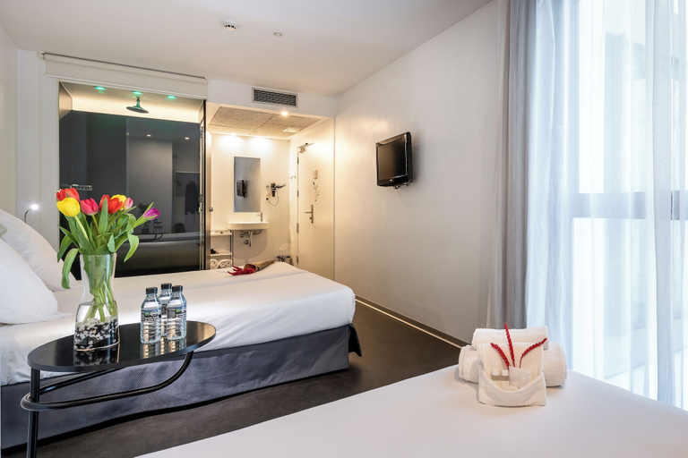 Bedroom 5, Hotel Mayerling, Madrid