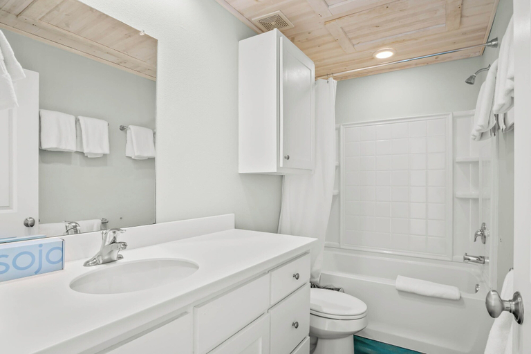 Bathroom 3, 7 Heaven by Silver Sands Vacation Rentals, Nueces