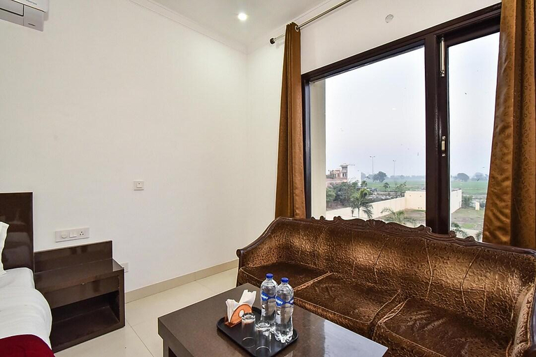 Others 4, Hotel Royal Place, Tarn Taran
