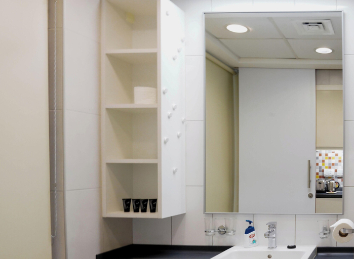 Bathroom 3, Stunning Palm Views Apt on the Beach Dubai, Dubai