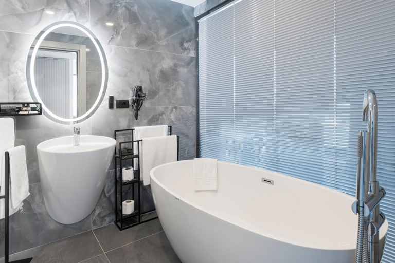 Bathroom 5, Pera Bosphorus Hotel, Beyoğlu