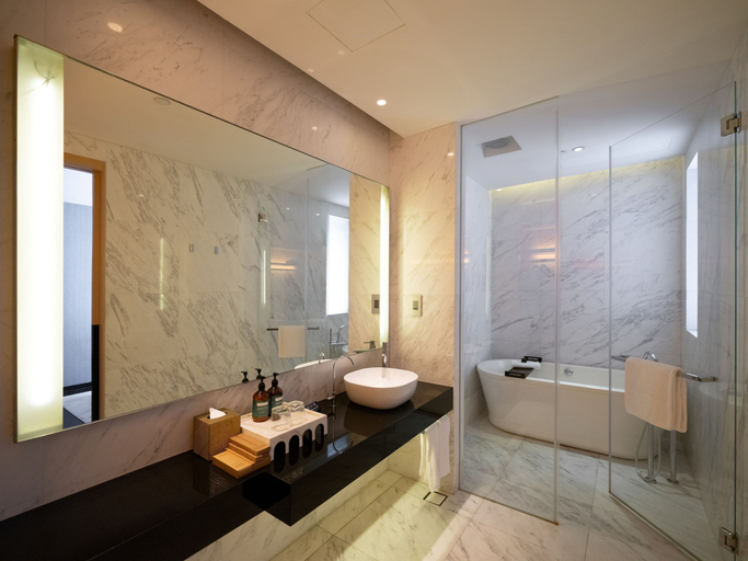 Bathroom 5, Naumi Hotel Singapore, Singapore