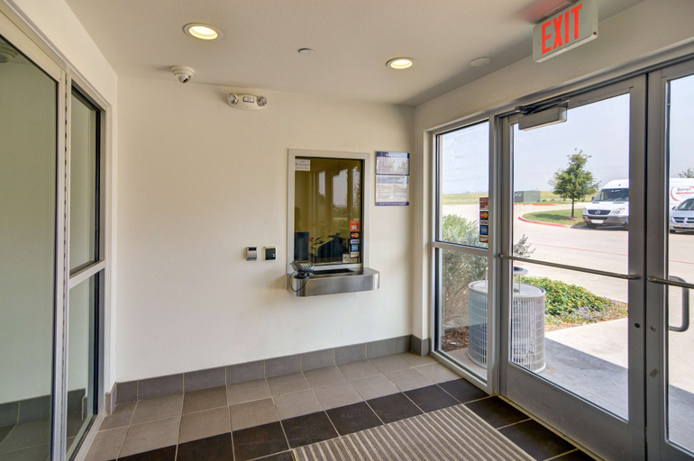 Others 5, Motel 6 Roanoke, TX - Northlake - Speedway, Denton
