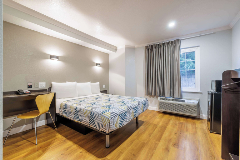 Bedroom 3, Motel 6 Auburn, Placer