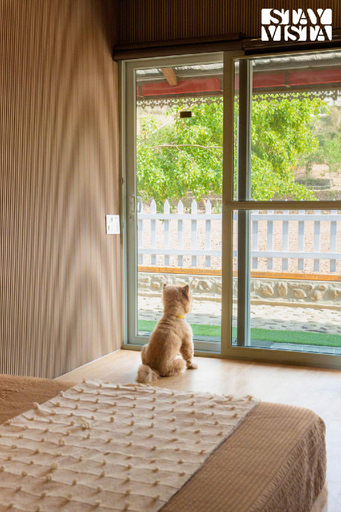 Bedroom 2, StayVista at Golden Lark w/ Wi-Fi, Pool & Lawn, Panchkula