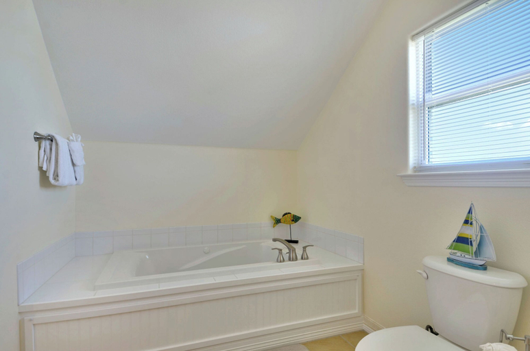 Bathroom 5, A View to Remember by Ryson Vacation Rentals, Galveston