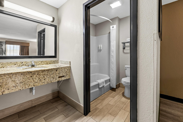 Bathroom 4, Quality Inn Richland - Jackson South, Rankin