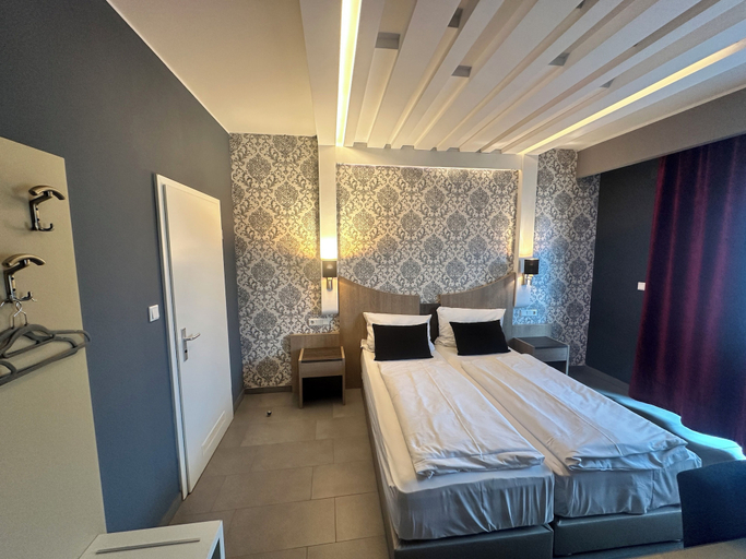 Bedroom 2, Hotel Athen Kelsterbach Airport, Groß-Gerau