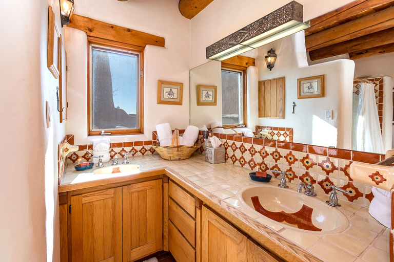 Bathroom 4, City Views at Alma Compound by Kokopelli Property Management, Santa Fe