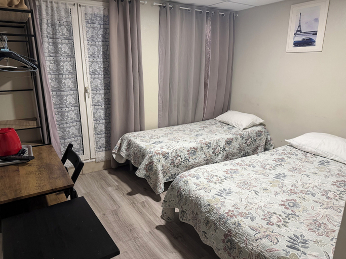 Bedroom 3, Jarry, Paris