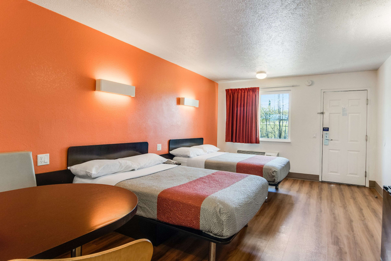 Bedroom 3, Motel 6 Youngstown, OH, Trumbull