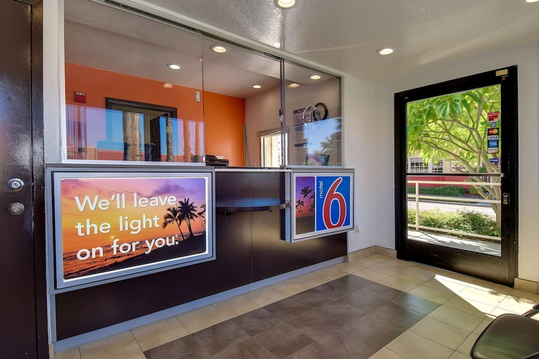 Public Area 2, Motel 6 Riverside, CA - South, Riverside
