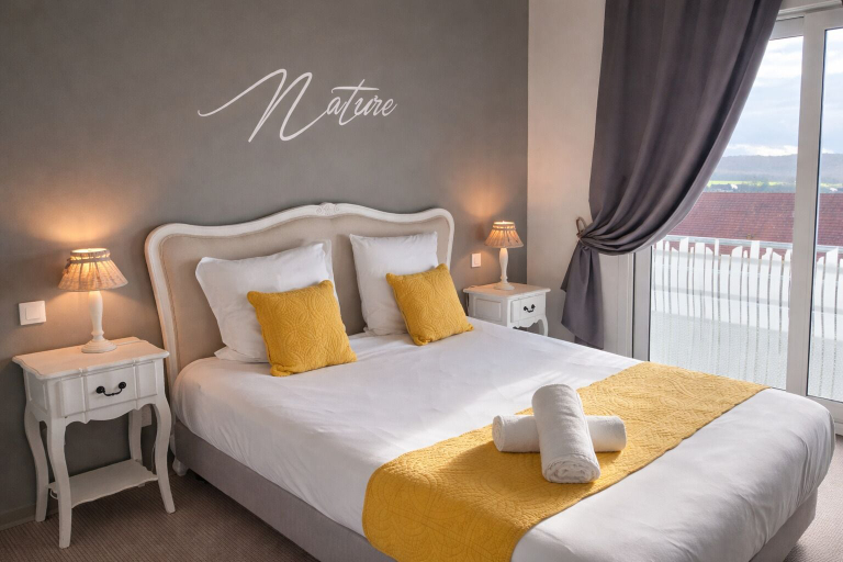 Bedroom 4, Hotel de Charme By Arts & Millésimes, Aube